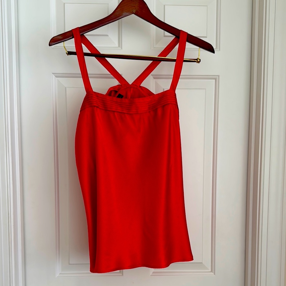 Apostrophe Top Size L Vibrant Red Bow Design on the back Sleeveless
